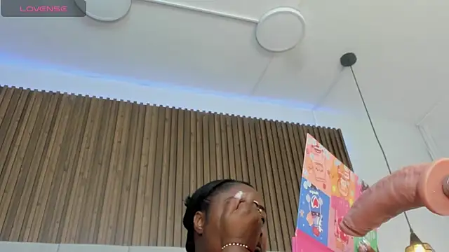 Snapshot of Saravy_Blandon chatting on October 3, 2025, 10:34 am Saravy Blandon online show from October 3, 2025, 10:34 am