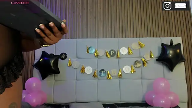 Snapshot of Saravy_Blandon chatting on December 20, 2025, 11:39 am Saravy Blandon online show from December 20, 2025, 11:39 am