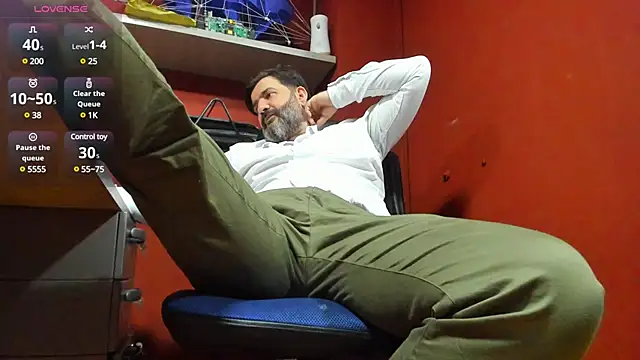 Maxi TheBigDaddy online show from February 24, 2025, 12:59 pm