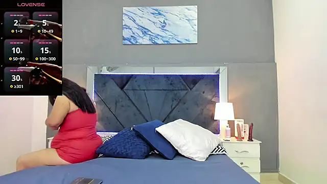 Lauralove 69 online show from March 12, 2026, 7:53 pm