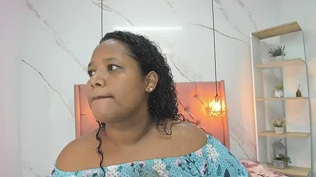 Belle Brunette online show from October 7, 2025, 9:34 pm