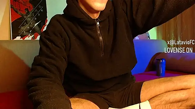 Snapshot of Midnighter_ chatting on December 16, 2024, 6:43 am Midnighter  online show from December 16, 2024, 6:43 am