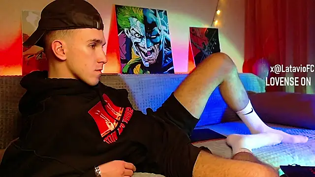 Snapshot of Midnighter_ chatting on January 28, 2025, 6:39 pm Midnighter  online show from January 28, 2025, 6:39 pm