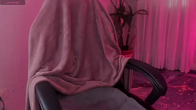 scarlet miller1 online show from October 1, 2025, 12:33 pm