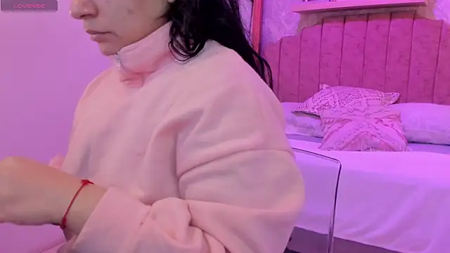 scarlet miller1 online show from October 25, 2025, 11:51 am