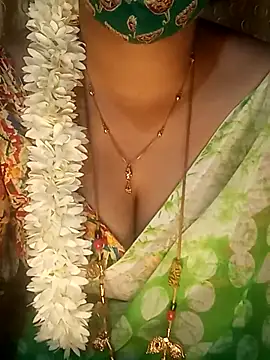 tuttifrutti17 online show from February 16, 2025, 5:26 pm