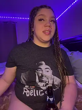 QueenNuttCollector online show from December 21, 2024, 1:58 am