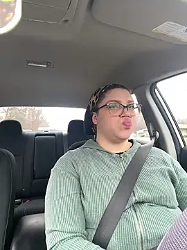 QueenNuttCollector online show from March 16, 2025, 4:34 pm