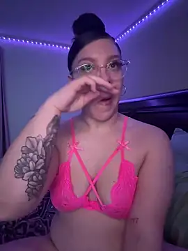 QueenNuttCollector online show from March 1, 2026, 10:39 am