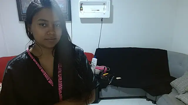 Snapshot of Chiara_petterson chatting on February 13, 2025, 4:00 am Chiara petterson online show from February 13, 2025, 4:00 am