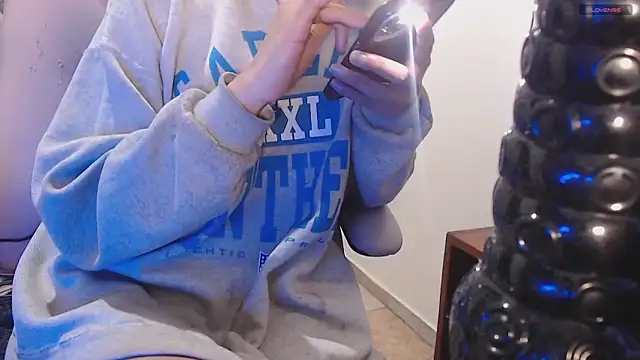 toxxxic cams online show from April 15, 2026, 4:30 am