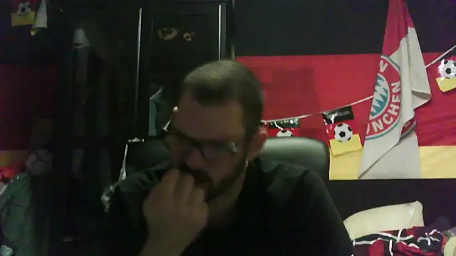 Die-geile-Sau online show from November 12, 2025, 9:36 pm