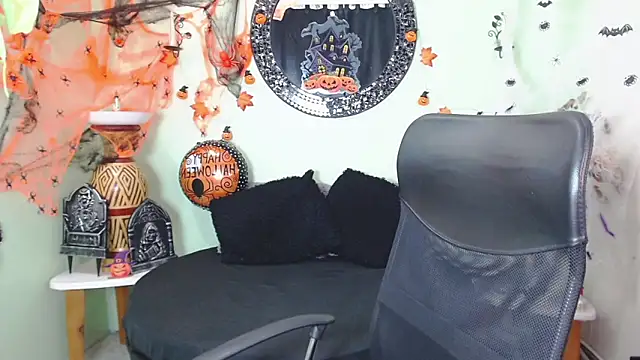 Sofia Franco  online show from October 22, 2025, 7:13 pm
