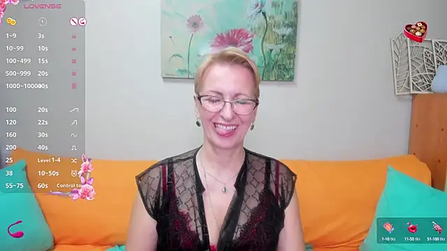 iamyourdream89 online show from February 26, 2025, 8:00 pm