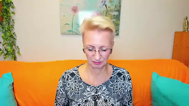 iamyourdream89 online show from November 2, 2025, 12:29 pm