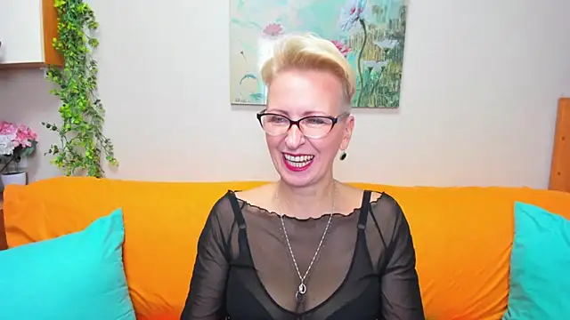 iamyourdream89 online show from November 27, 2025, 12:51 pm