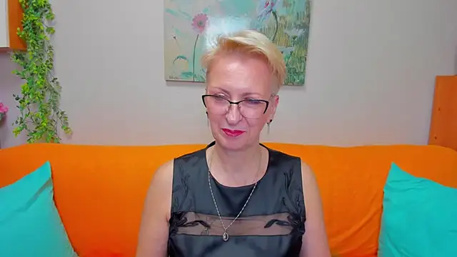 iamyourdream89 online show from March 14, 2026, 1:05 pm