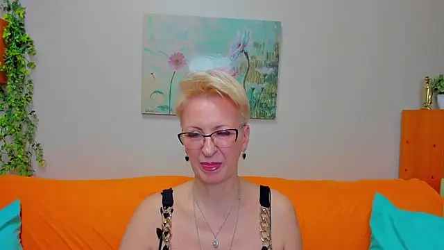 iamyourdream89 online show from March 17, 2026, 2:42 pm