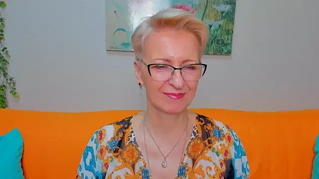 iamyourdream89 online show from April 17, 2026, 11:13 am