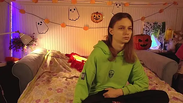 Frank Fraer online show from October 19, 2025, 3:45 pm