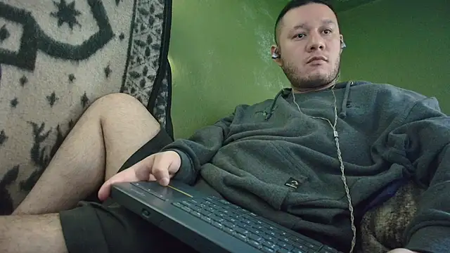 sweet cock28 online show from November 14, 2025, 3:22 pm