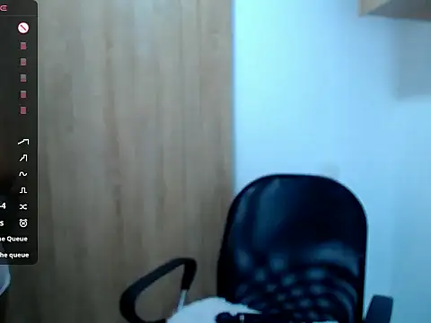 Snapshot of Danna_Ross_ chatting on February 11, 2026, 12:15 am Danna Ross online show from February 11, 2026, 12:15 am