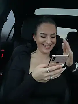 Mia-Bremer online show from February 26, 2025, 4:45 pm