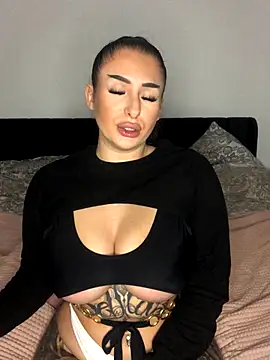 Mia-Bremer online show from December 19, 2025, 11:39 am