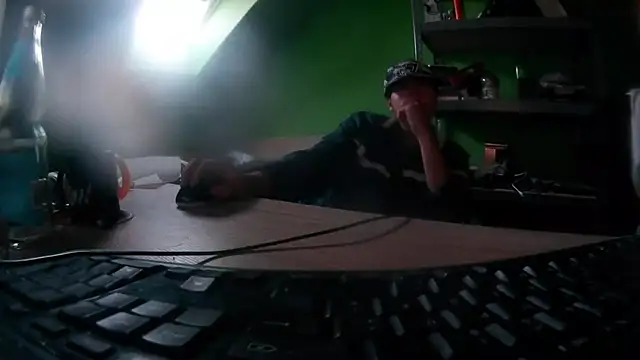 capoloveu online show from October 2, 2025, 4:03 pm