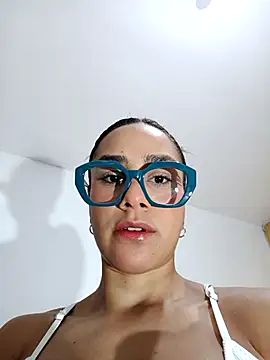 Amber Etan online show from March 18, 2026, 2:42 pm