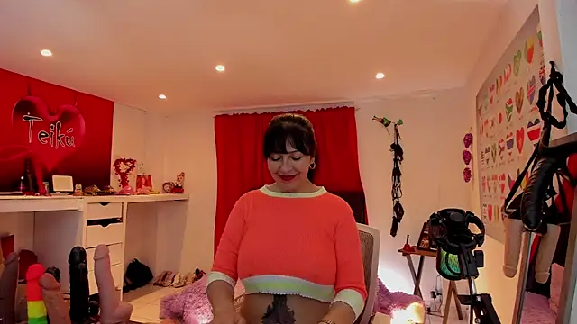 Sarah teiku online show from June 9, 2026, 6:52 pm