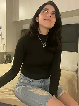 Snapshot of saori_10 chatting on March 6, 2025, 5:14 am saori 10 online show from March 6, 2025, 5:14 am