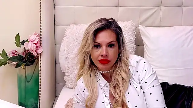 SashaAllford online show from January 15, 2025, 11:00 am