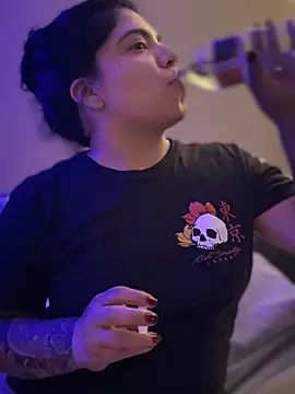 kimmiakiss22 online show from February 17, 2025, 8:30 am