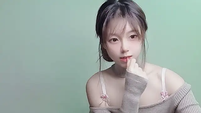 VaerySaenz online show from December 31, 2024, 12:32 am