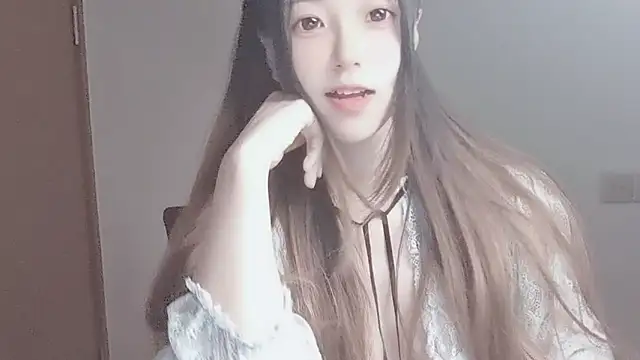 VaerySaenz online show from October 6, 2025, 3:37 am