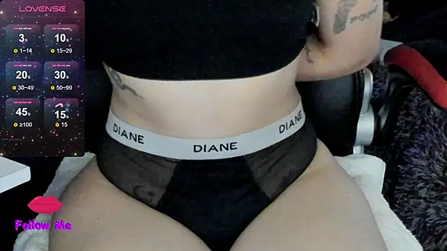 natasha logan  online show from November 7, 2025, 4:12 am