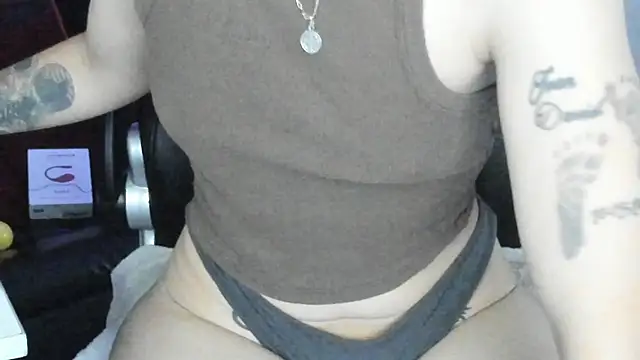 natasha logan  online show from November 8, 2025, 4:01 am