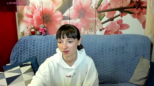 TayanaJons online show from May 14, 2026, 7:04 am