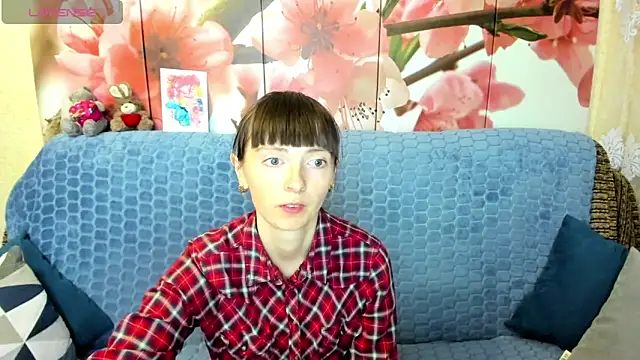 TayanaJons online show from June 3, 2026, 7:44 am