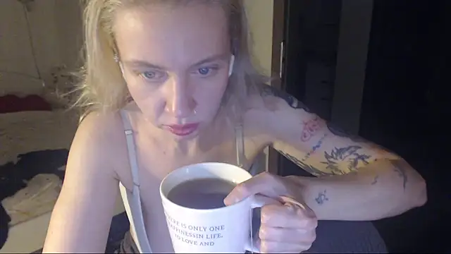 amanda kiss kiss online show from March 1, 2026, 8:22 pm