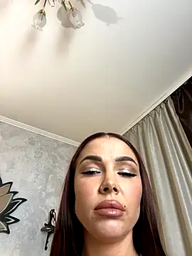 Snapshot of StripBianka chatting on November 7, 2025, 3:12 pm StripBianka online show from November 7, 2025, 3:12 pm