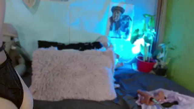 Snapshot of IM_MAYA chatting on September 9, 2025, 11:32 am IM MAYA online show from September 9, 2025, 11:32 am