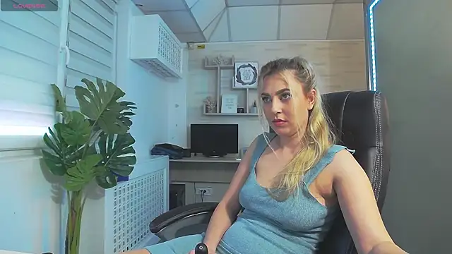 AvaBlue  online show from February 24, 2025, 9:00 am