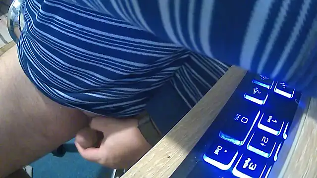 GYurmoka70 online show from October 26, 2025, 6:19 am