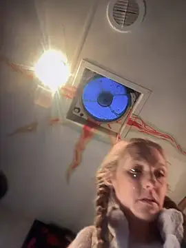 GoldenFlameGoddess online show from March 18, 2025, 2:15 am