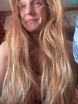 GoldenFlameGoddess online show from March 20, 2025, 3:36 pm