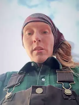 GoldenFlameGoddess online show from November 18, 2025, 12:49 am