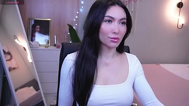 Molly Jons online show from February 5, 2025, 12:53 am