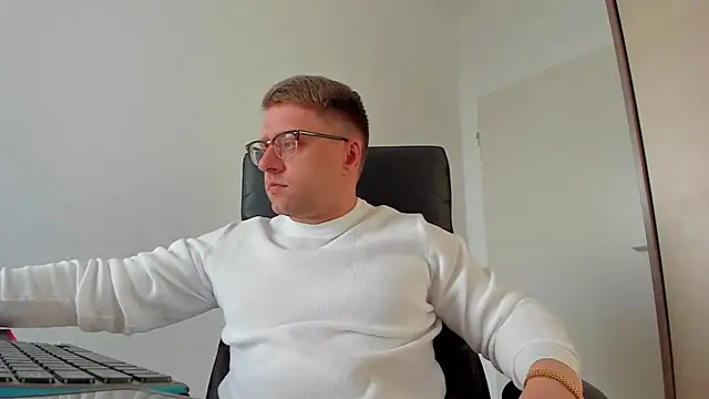 Findom guy online show from March 16, 2025, 3:28 pm
